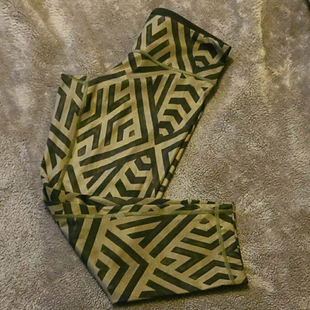 Lululemon Cropped Leggings Capri Printed 6 Green
